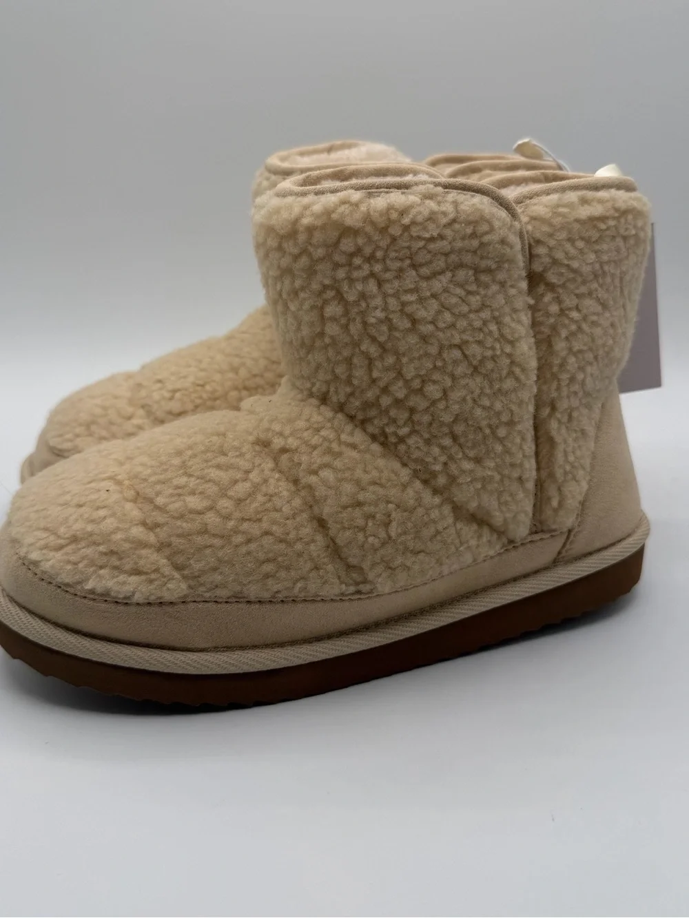 Old Navy Sherpa Adora Boots Girls Youth Size 3 Beige Cozy Winter NWT